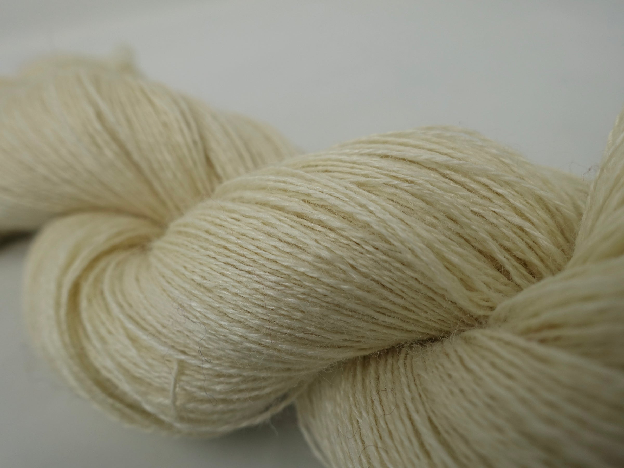 Shetland,  BFL & Silk Yarn, 800m per 100g. Co-ordinating yarn for hand dyed warps