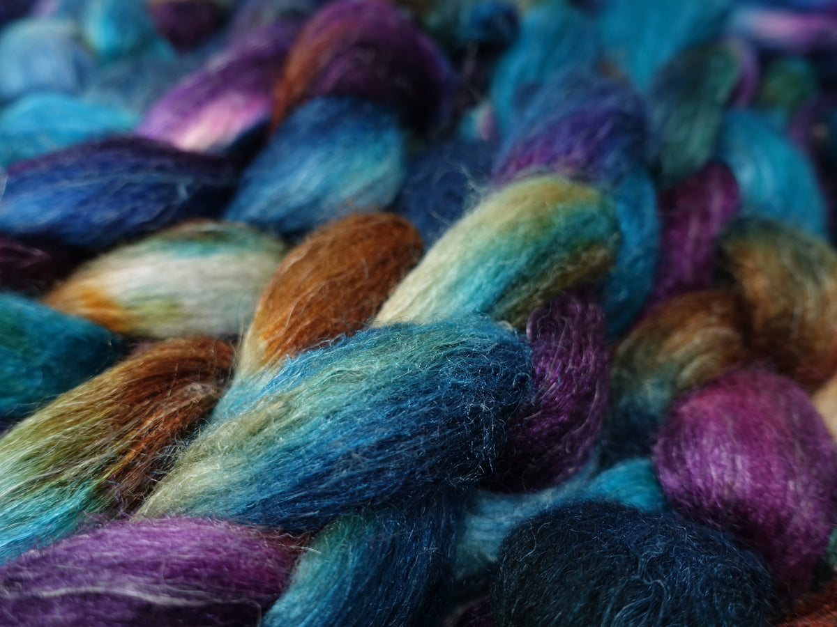 Romney, Silk & Linen. Hand Dyed Variegated - 100g. British Wool