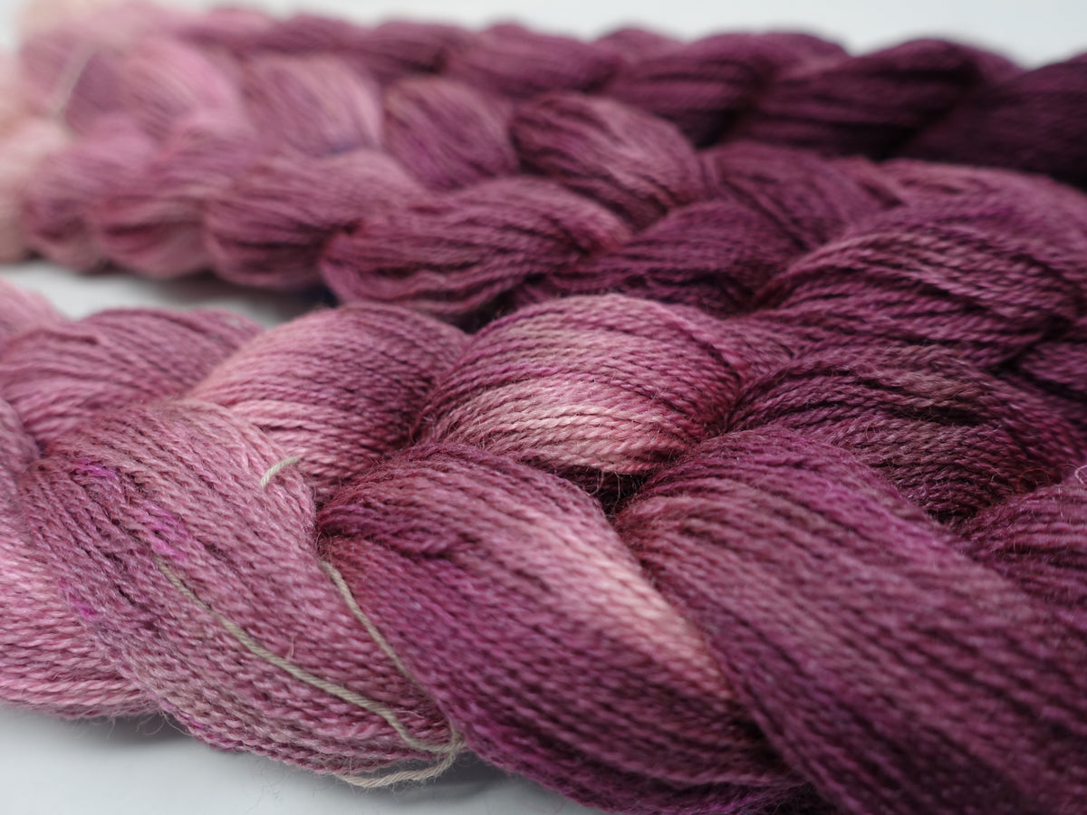 Gradient Warp- Shetland, BFL, Silk ~800m per 100g, 320 ends ~2.2m or 5m length