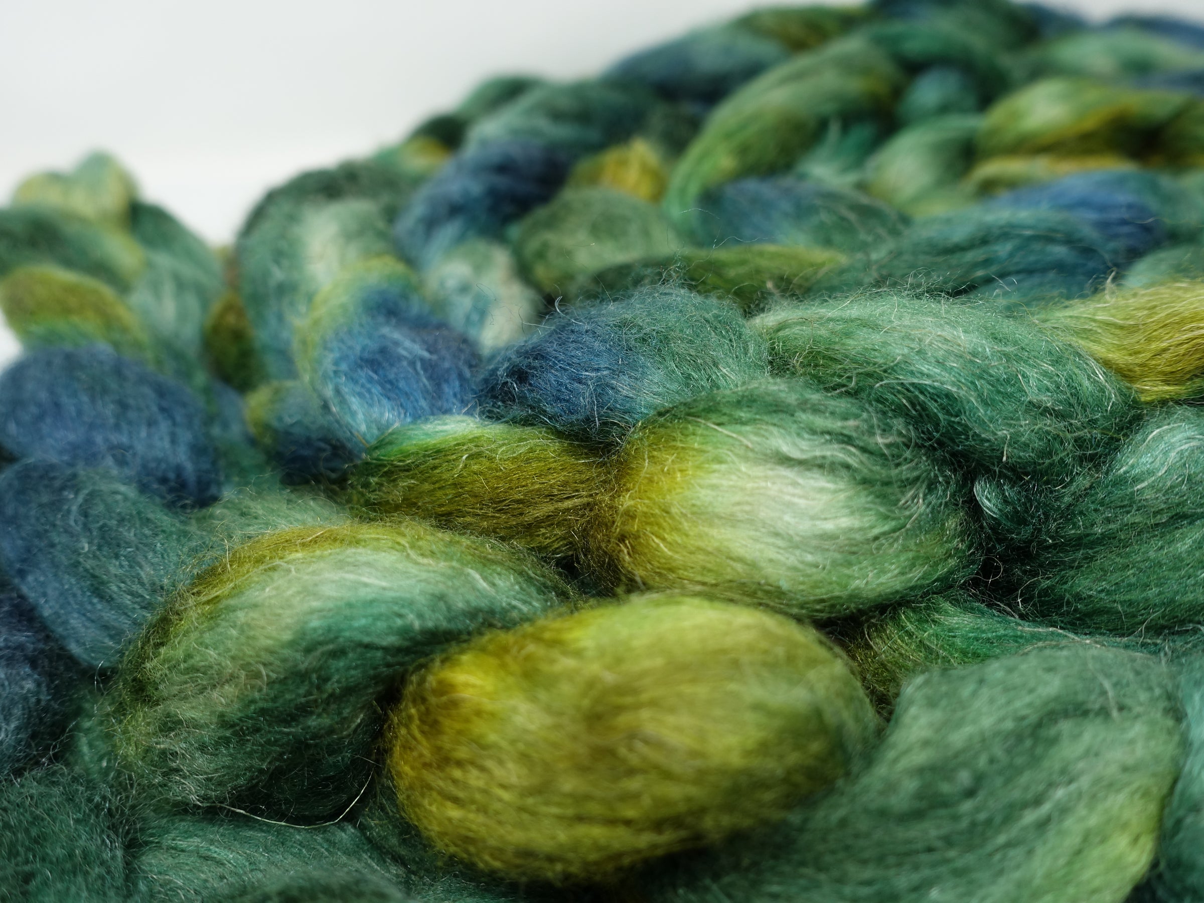 Romney, Silk & Linen. Hand Dyed Variegated - 100g