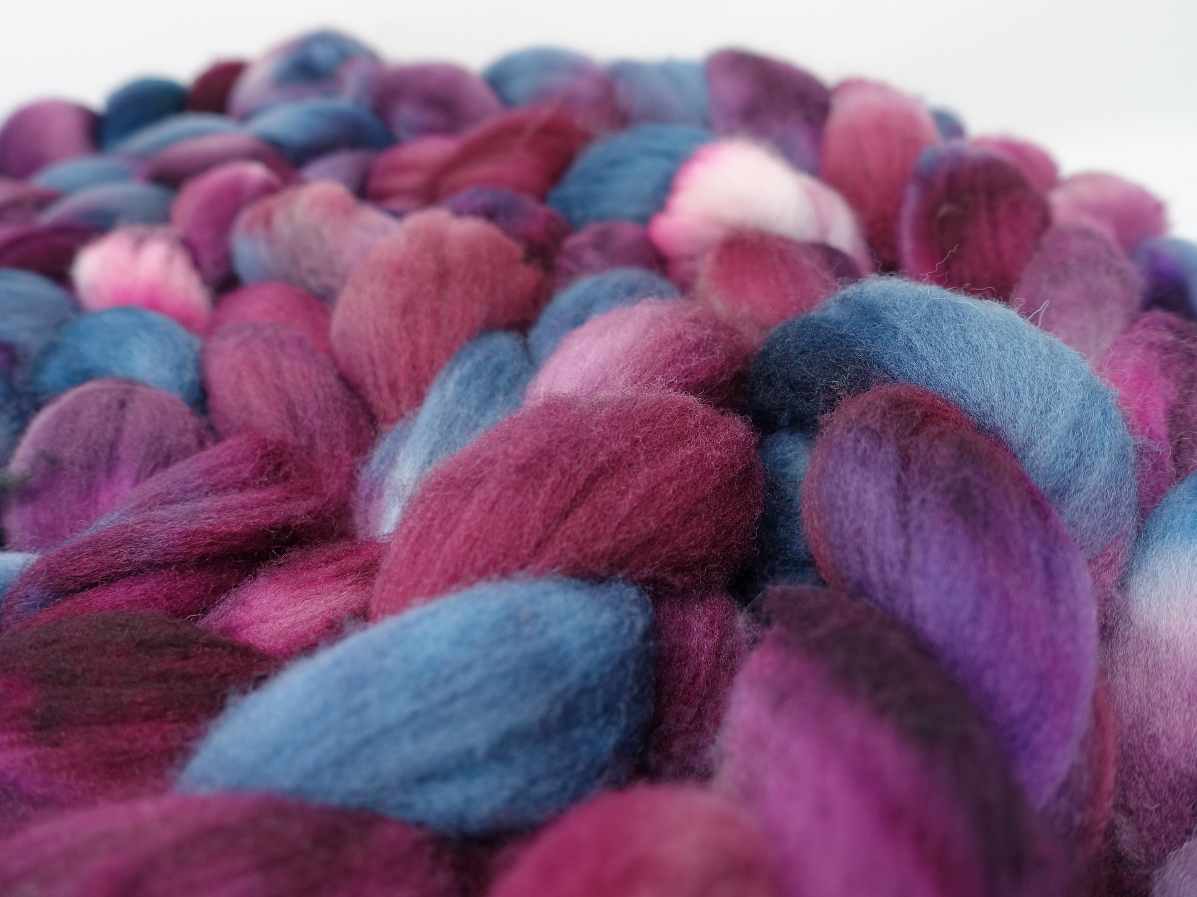 Targhee, Hand Dyed Variegated 100g