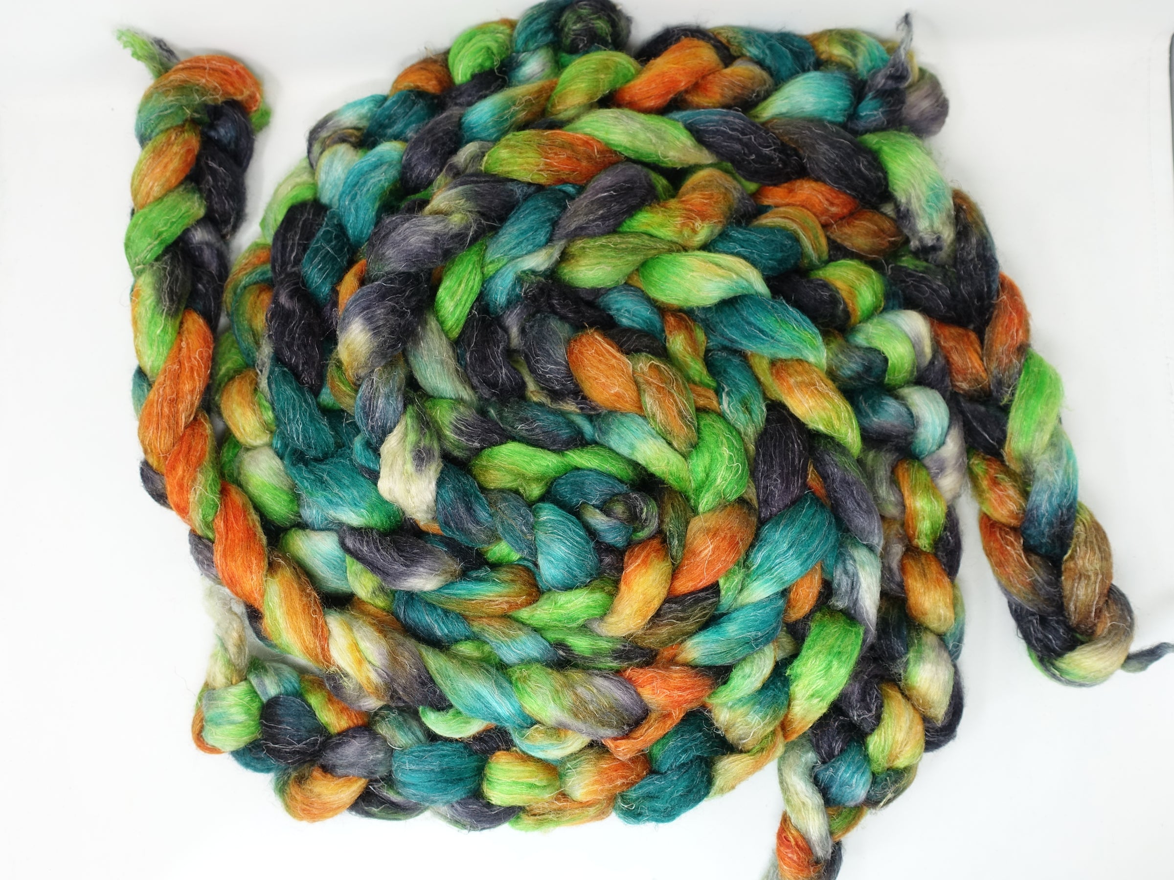 Romney, Silk & Linen. Hand Dyed Variegated - 100g