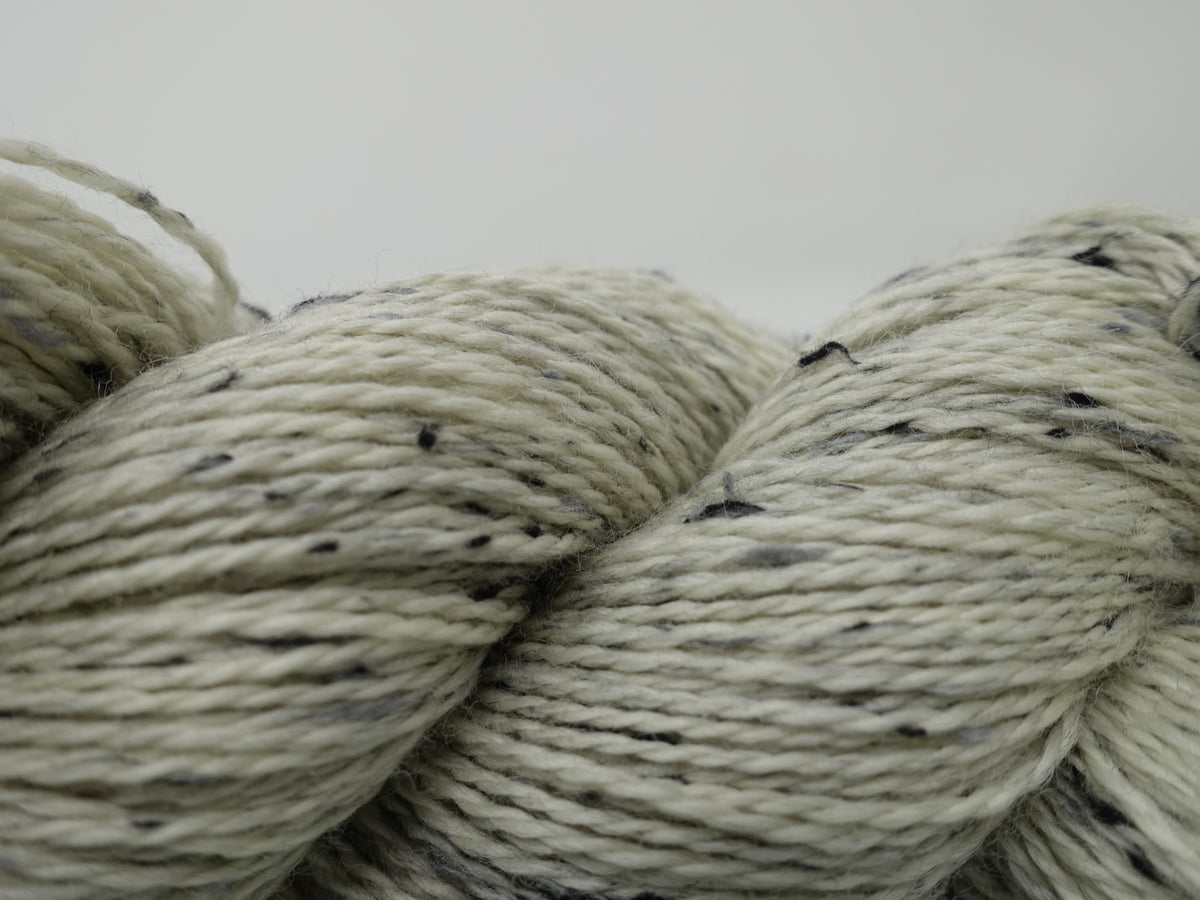 Superwash BFL & Tweed, 350m per 100g. Co-ordinating yarn for hand dyed warps