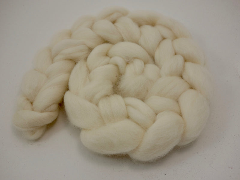 Cambrian Wool, Welsh x BFL Wool, 100g. Un-dyed - Hilltop Cloud